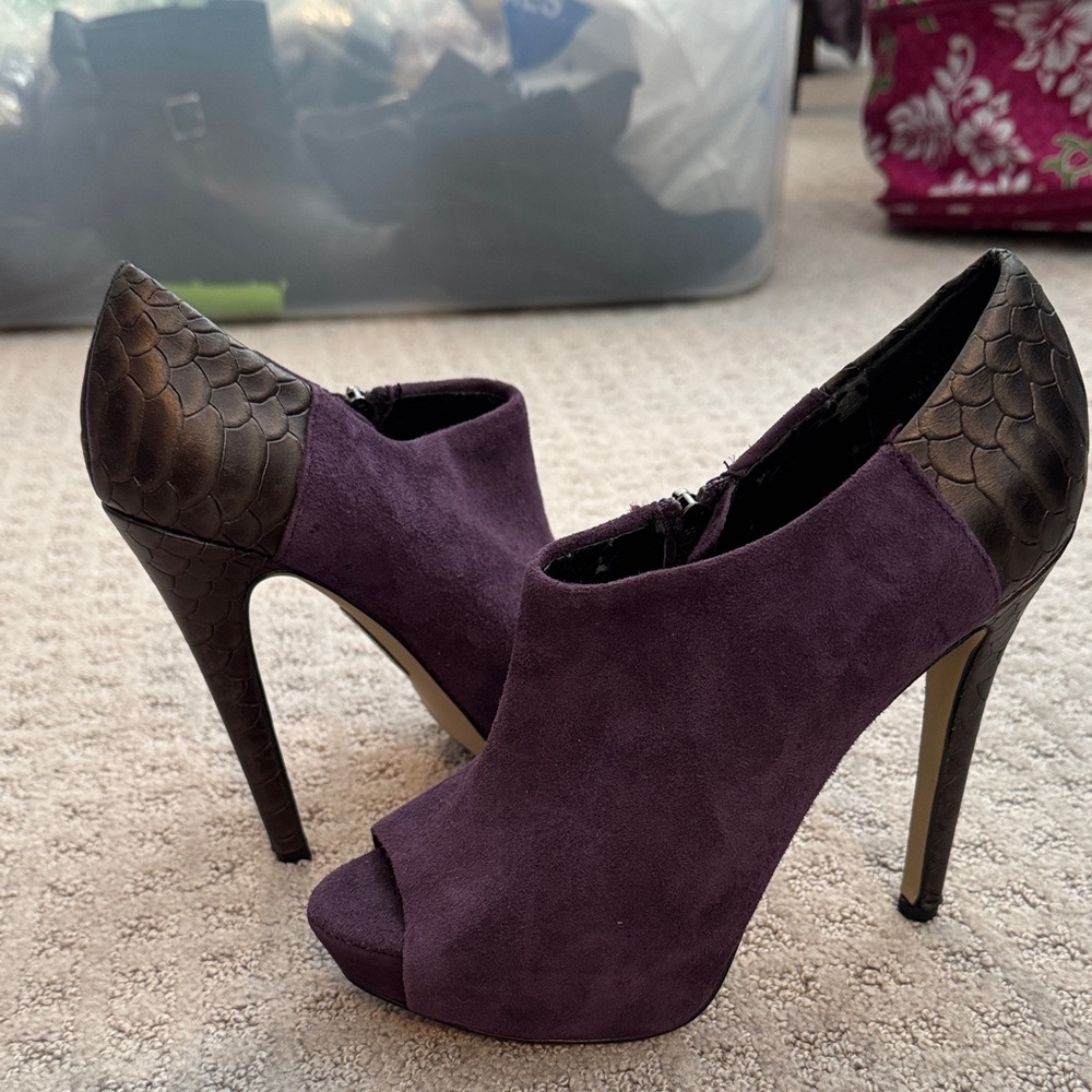 Boutique 9 Purple and Brown Textured Heels